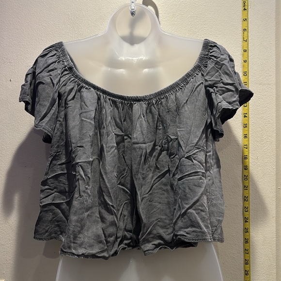 Ollie &Chloe Chic Charcoal Off-Shoulder Blouse - Picture 2 of 3